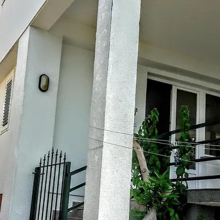 Apartment Fuer Drei Personen Komarna